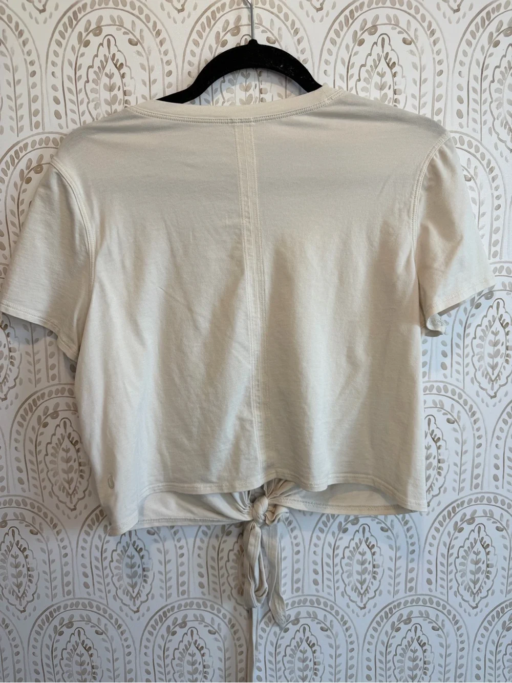 LuLuLemon All Sport Tie Front Shirt size 8 Ivory Cream Off White